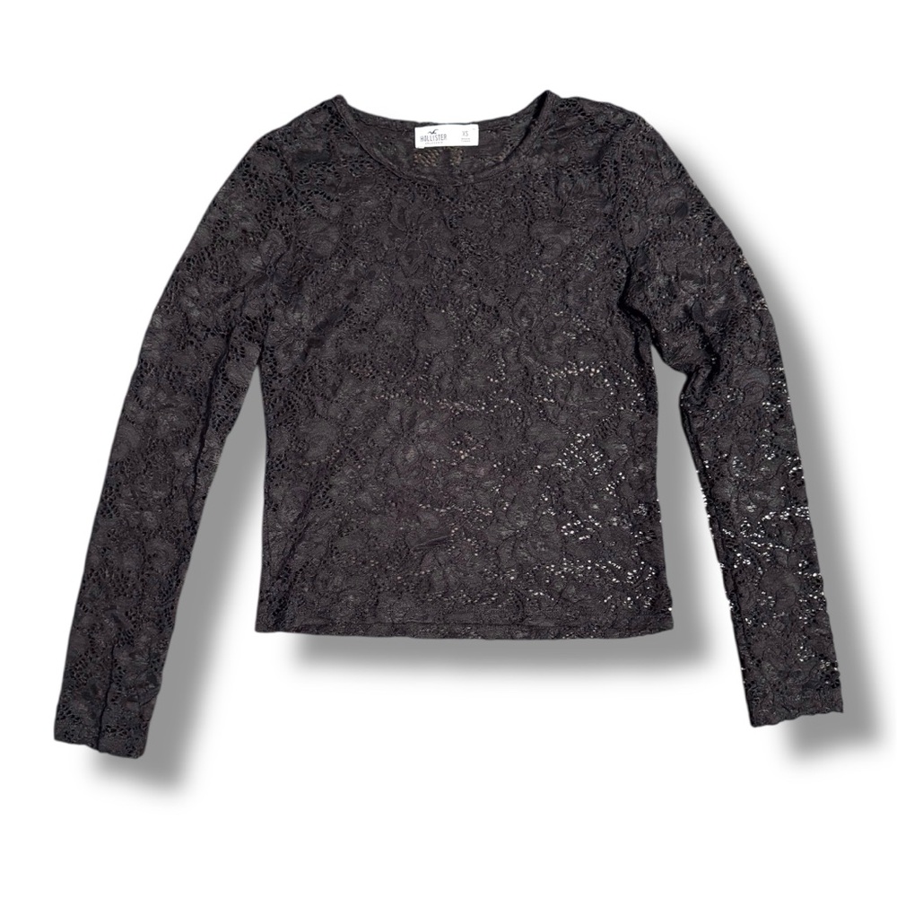Women’s All Over Lace Crew Top EUC